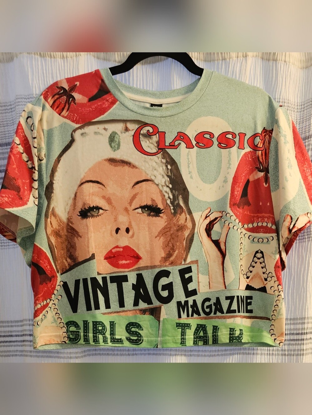 SHEIN CURVE - 3X- Vintage Graphic Magazine Crop Top - Light Blue/Red/Cream